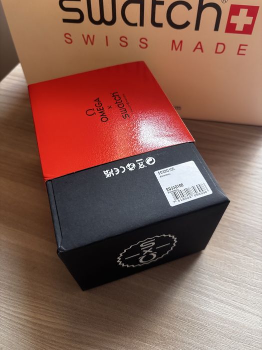 Годинник Omega x Swatch Moonwatch Lava