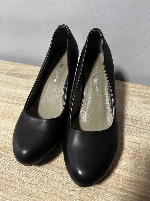 czarne czółenka rozmiar 37