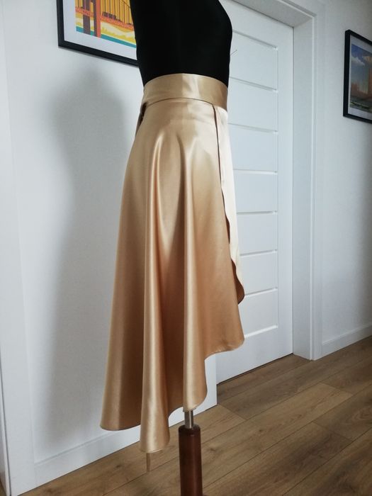 Zakładaną spódnica do tanga