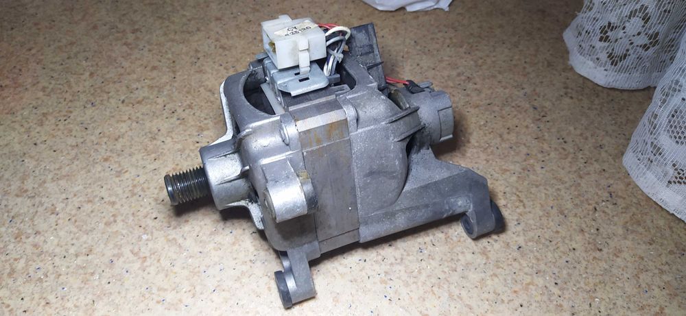 Запчасти стиральной машины Электродвигатель, сливной насос, клапан