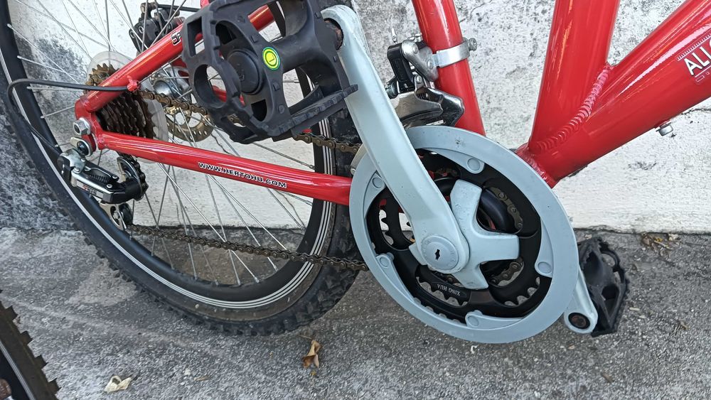 2 BICICLETAS btt semi-novas com suspensão total 21v  roda 26