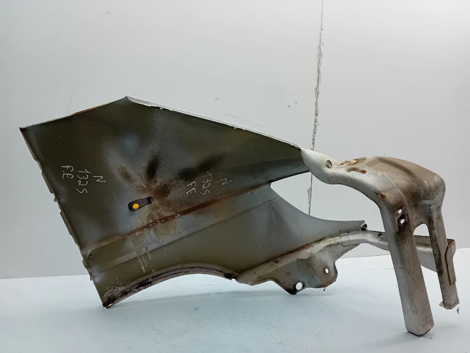 Guarda-lamas esquerdo MERCEDES-BENZ Sprinter 2-t Combi (901, 902)