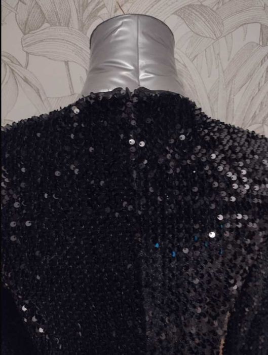 Mała czarna cekiny S