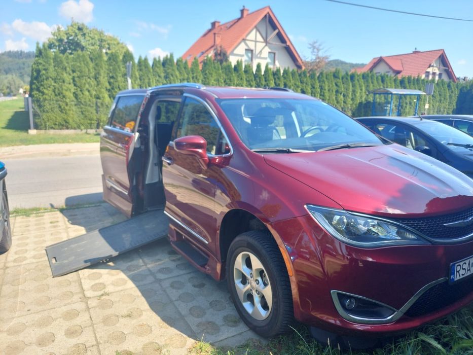 Chrysler Pacifica do przewozu osób niepełnosprawnych