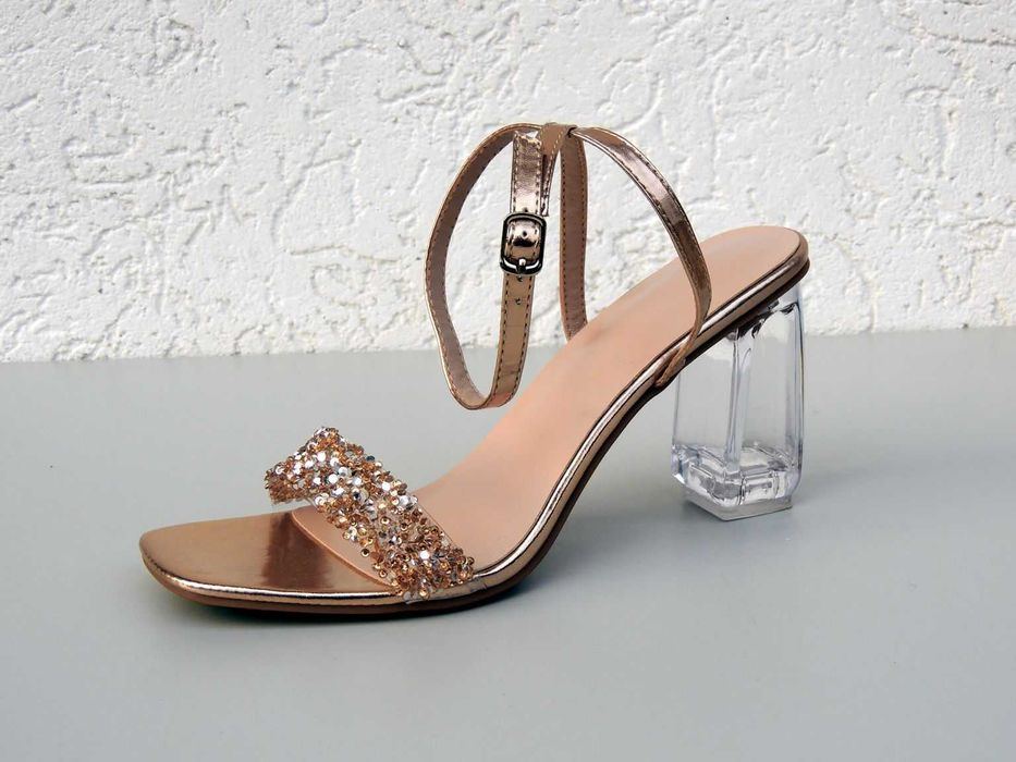 Złote sandałki rozmiar 42.