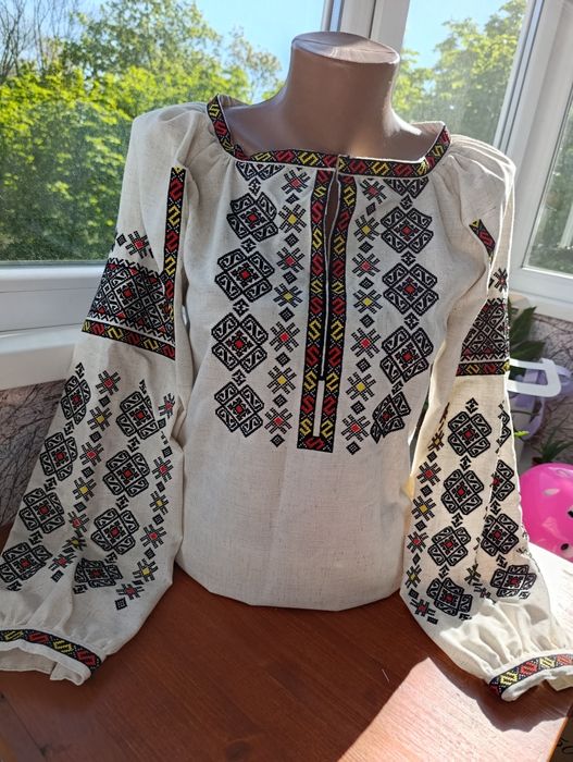 Вишиванки жіночі