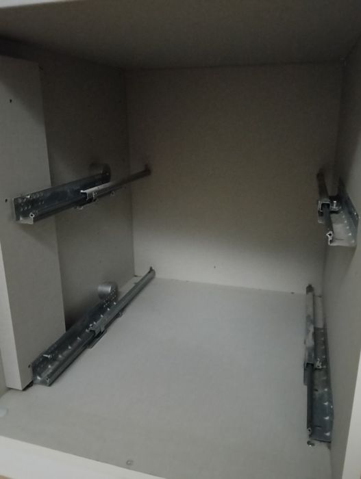 Móvel  Estreito e Alto