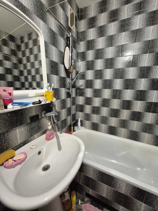 Продаю симпатичную 2к.кв. на Южном.