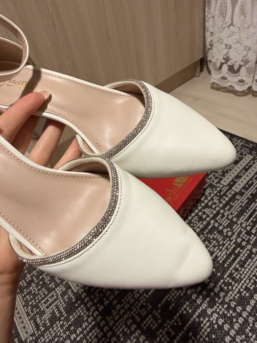 Весільні випускні білі туфлі 37