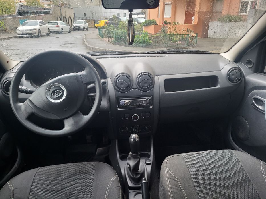 Lada Largus 2014 газ-бензин 1.6