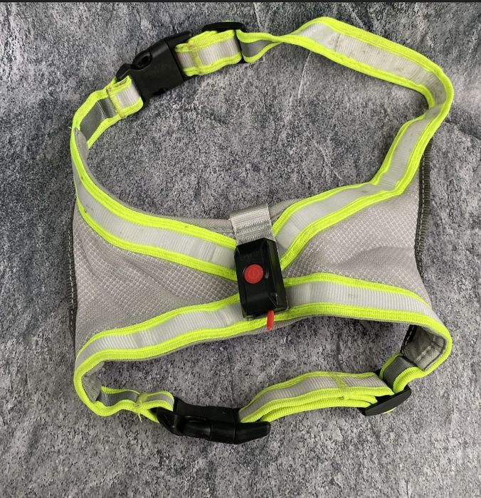 Поводок-шлейка светящиеся размер М (шлейка-жилет)