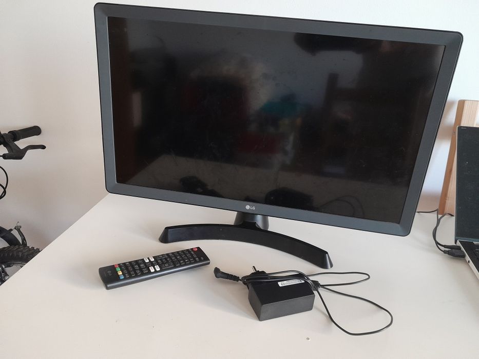 Kit Gamer c/ SmartTV 24", NPLAY Gaming Teclado, Rato e Auscultadores