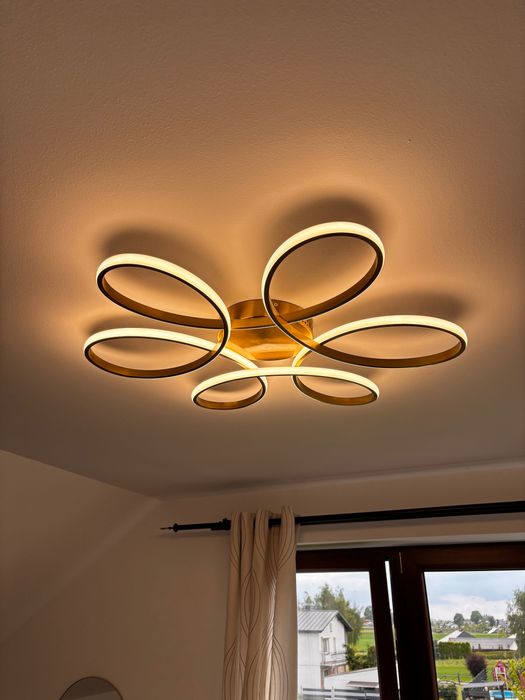 Lampa led piękna nowa