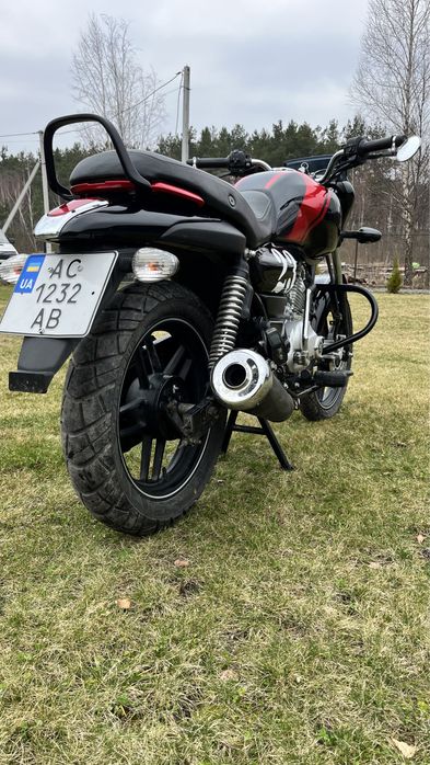 Мотоцикол bajaj v15