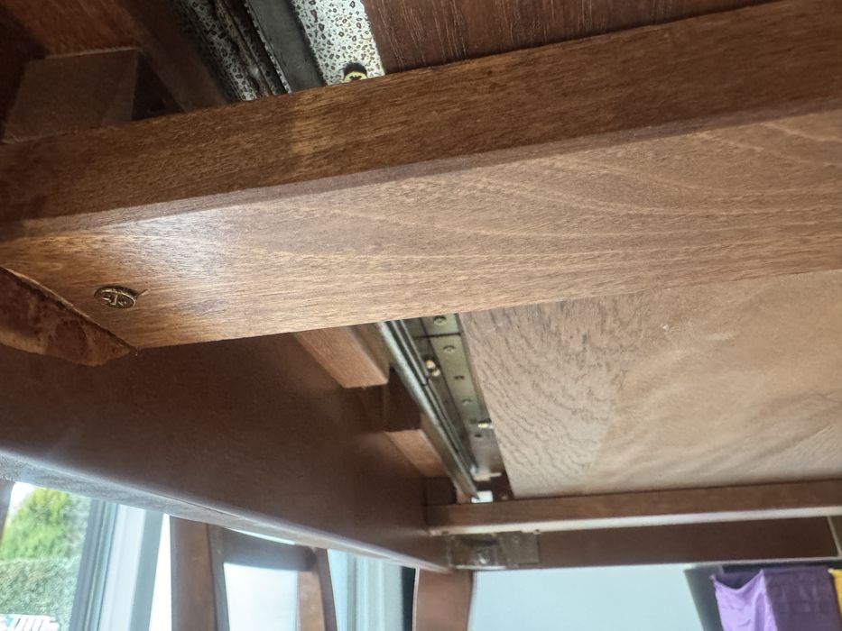 Stół drewniany z 4 krzesłami