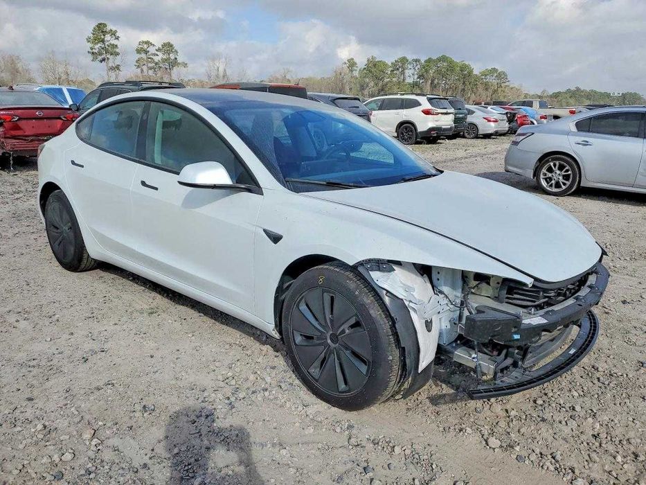 Tesla Model 3 2025