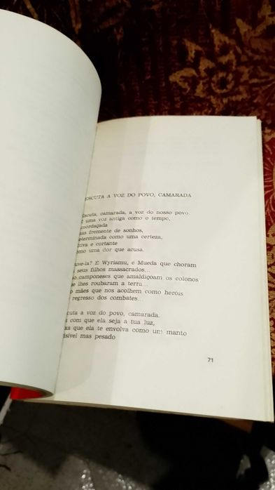As Armas estão acesas nas nossas Mãos 1976