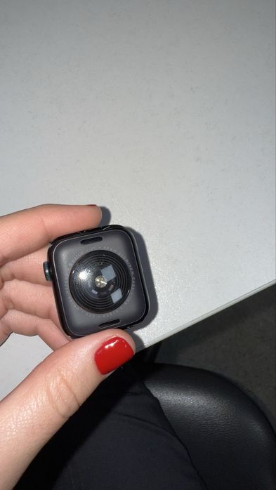 Часы Apple watch SE на ремонт
