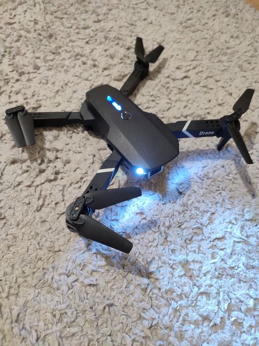 • дрон БУ | акція | знижка не має кришки від пульта