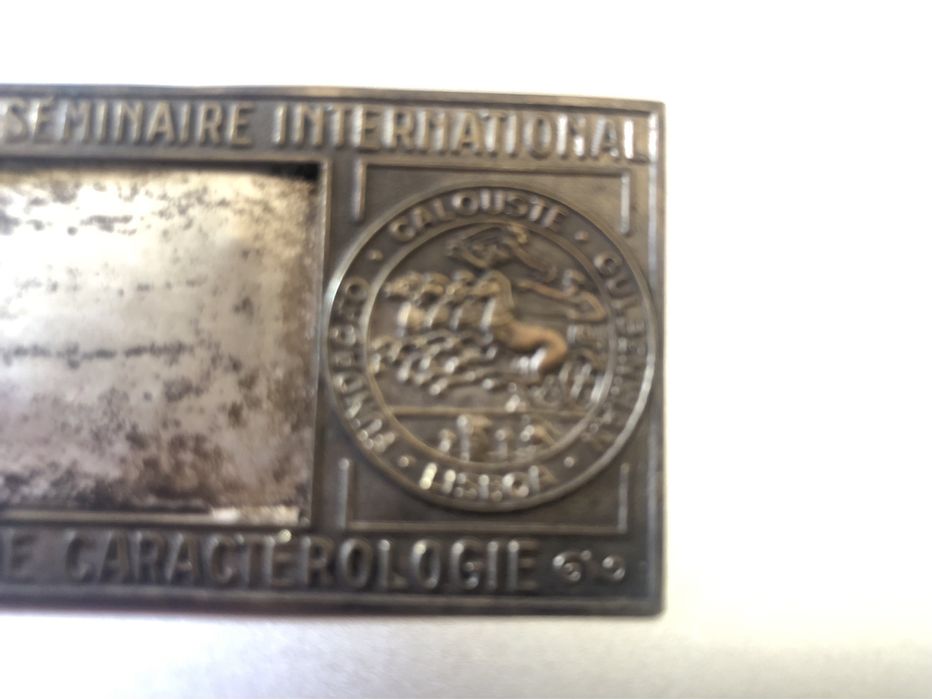 Placa antiga de seminario internacional