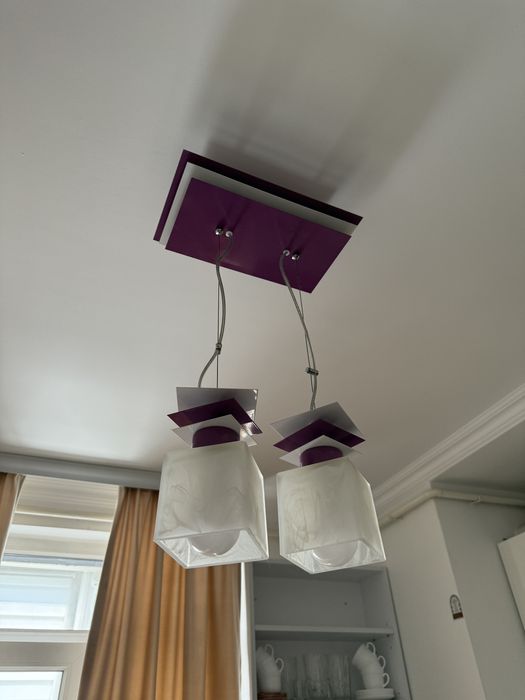 Люстра у фіолотевому кольорі