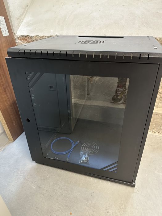 Szafka serwerowa czarna instalacyjna czarna komputerowa