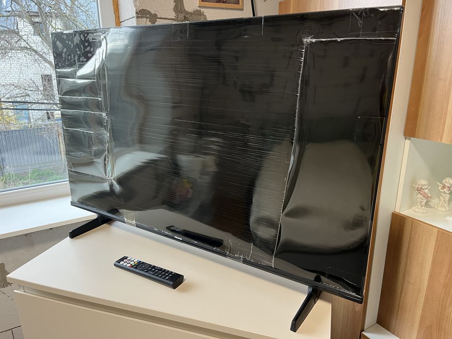 Новий телевізор Hisense 43”