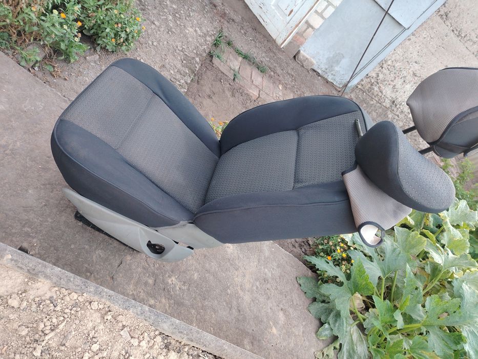 продам 2 сідіння з Рено Трафіка