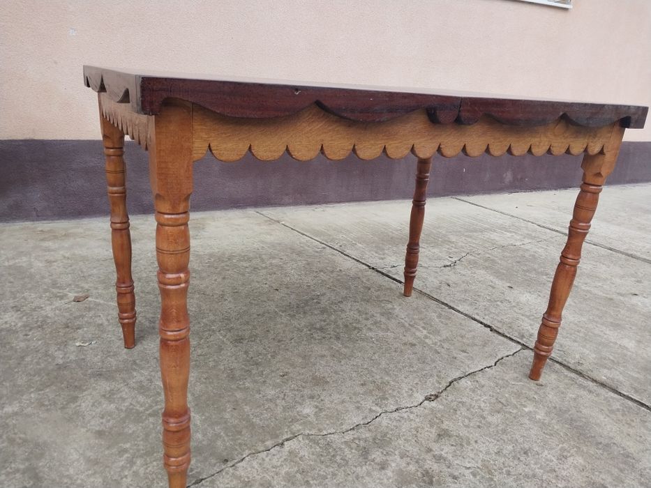 Стіл з масиву, розсувний.