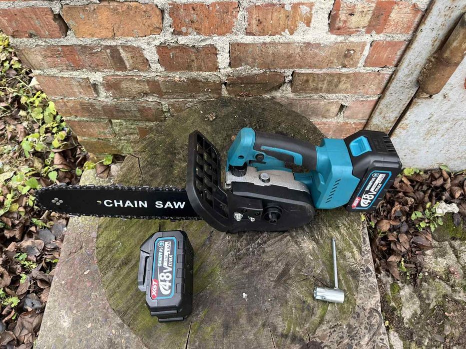 Електроакумуляторна пила