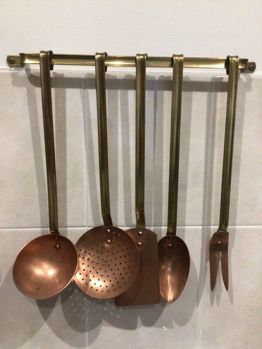 Conjunto de 5 utensílios decorativas de cozinha em leitão