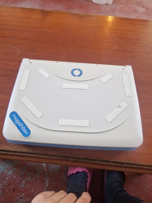 Computador Magalhães 2 c/ Carregador e Bolsa (Para Peças / Não Testado)