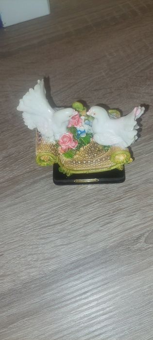 Статуетка Голуби