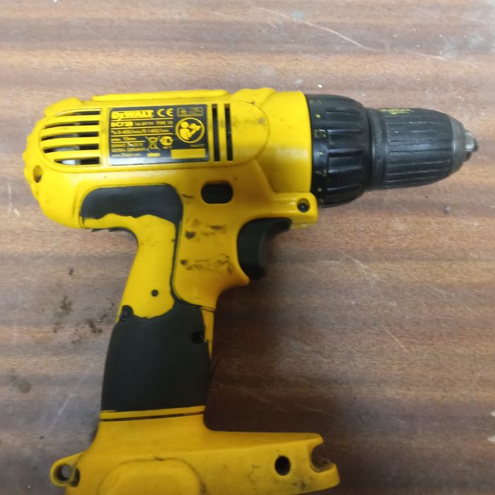 Wkrętarka DeWalt DC 728