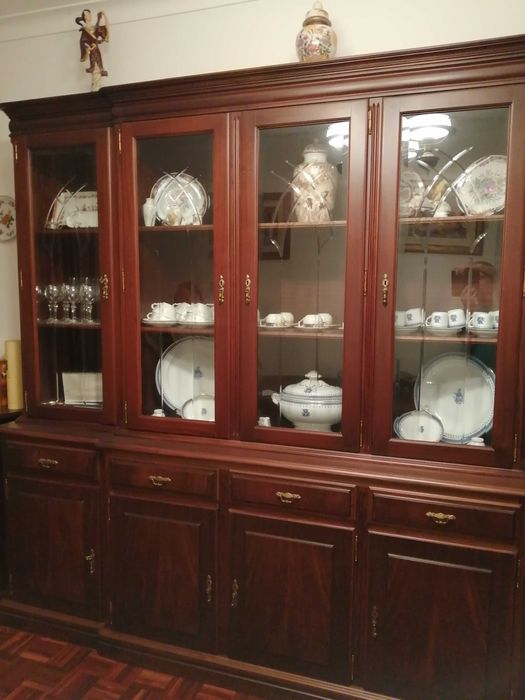 Móvel para  sala de jantar.