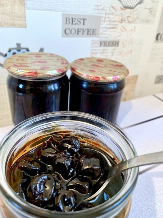 Варення з вишень без кісточки та з чорної смородини