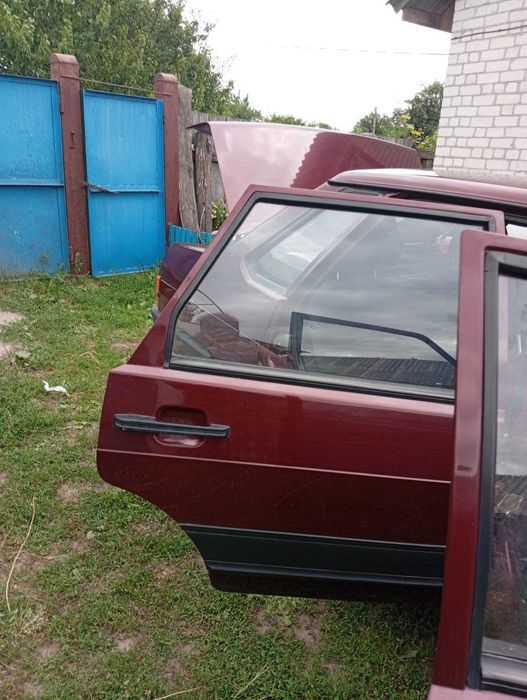 Продам ВАЗ 2199 2007 рік 1.5 бензин