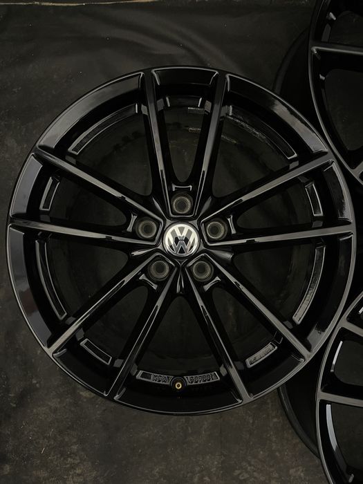 Диски R18 5x112 Et44 8J. Volkswagen Passat Tiguan NMS ID4 Audi A6 A4