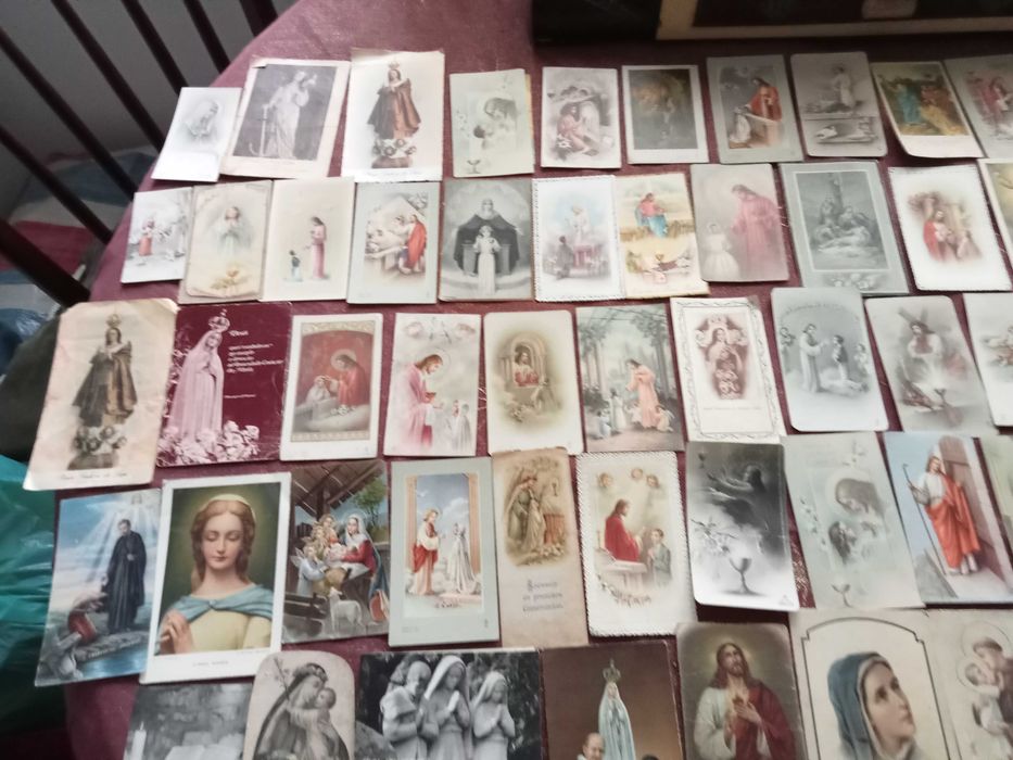 150 santinhos antigos e diferentes