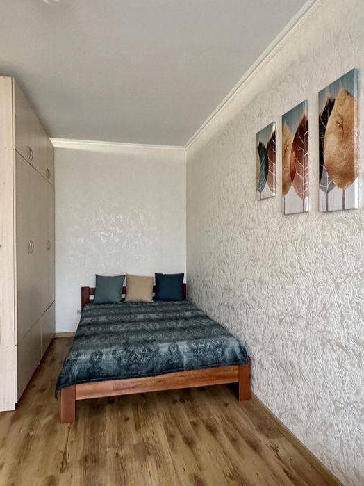 Квартира з балконом та індивідуальним опаленням