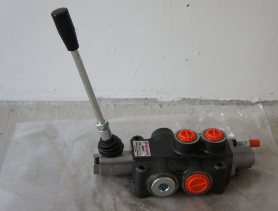 Распределитель подъема кузова или прицепа Газ. Пневмоуправление