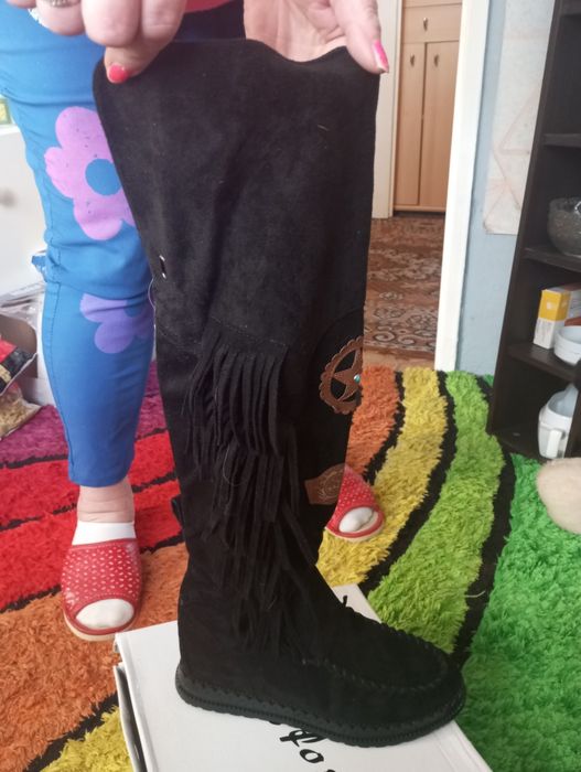 Długie buty zamszowe 37