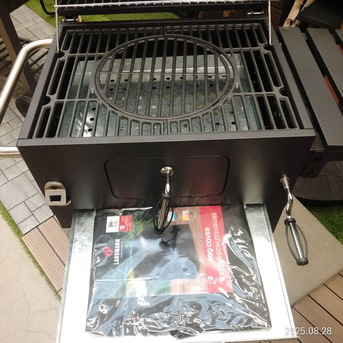 Grill BBQ solidny z pokrowcem