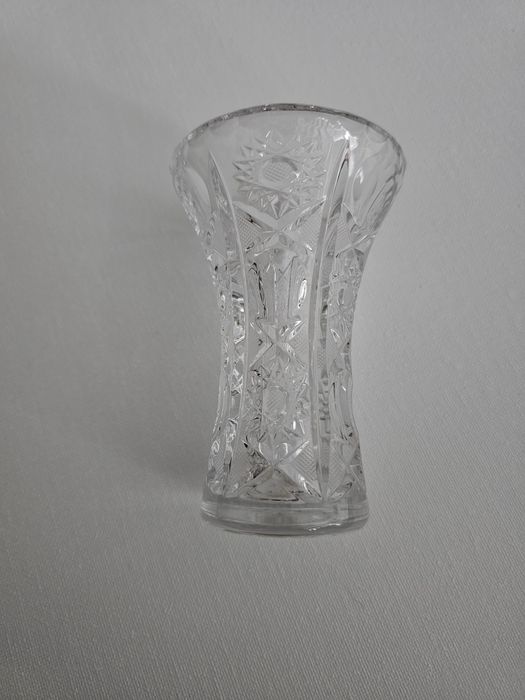 Mały wazonik kryształowy