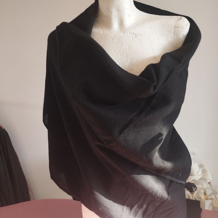 Wielka czarna chusta z wełny