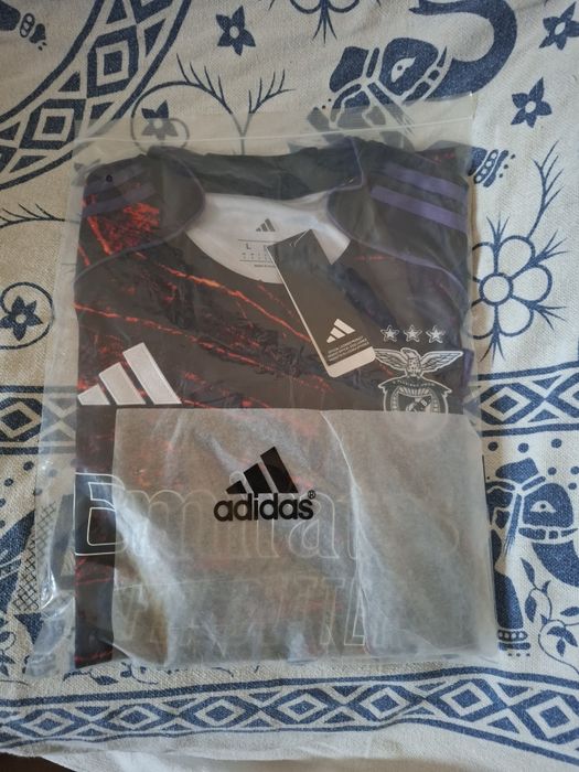 Camisola vhils benfica