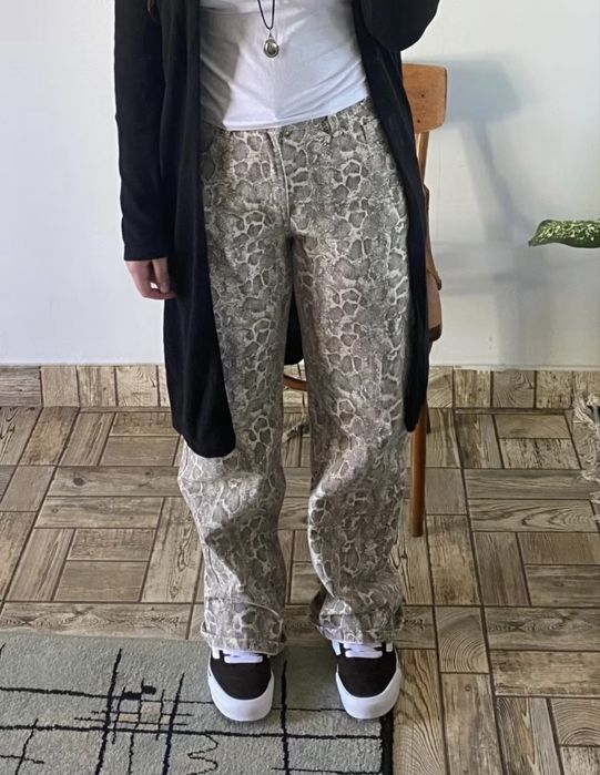 Нові! Прямі джинси straight wide leg труби у зміїний принт 32 xxs-xs