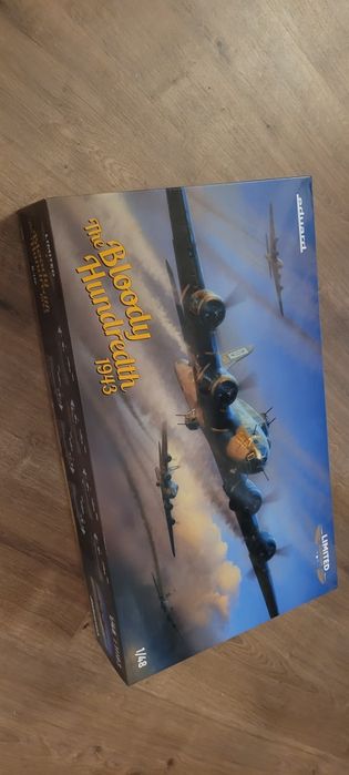 Eduard 1:48 B-17F Bloody Hundredth kit modelismo