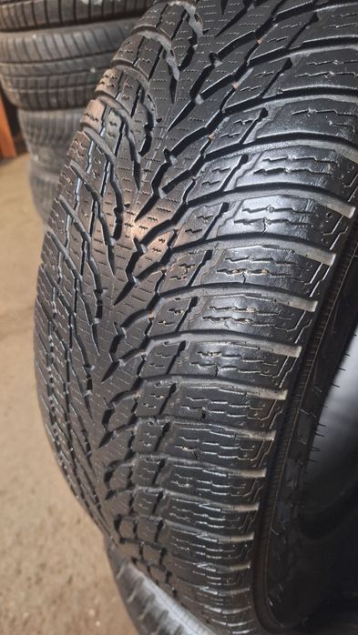 Пара зимних шин резина Nokian WR Snowproof 215/60 r17