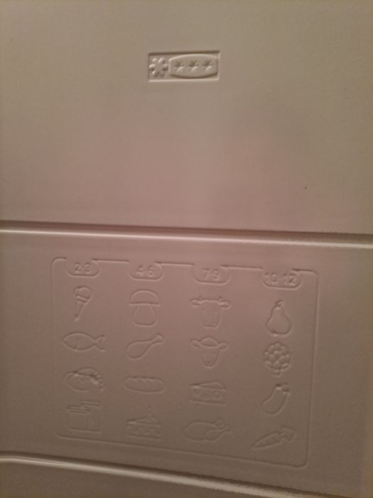 Холодильник морозильна камера